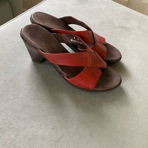 Munro comfortable red open toe slip in sandals